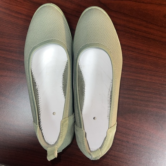 Vionic Jacey Knit Army Green Suede Trim Slip On Loafers - Picture 13 of 14